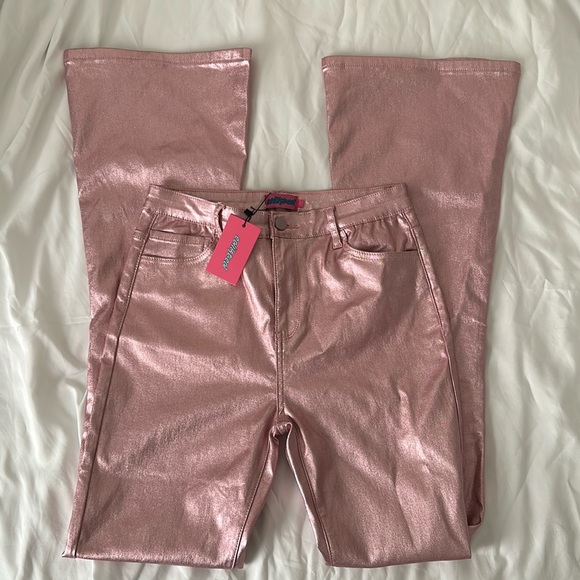 Edikted mid rise flare pants in metallic pink Size L - Picture 3 of 7